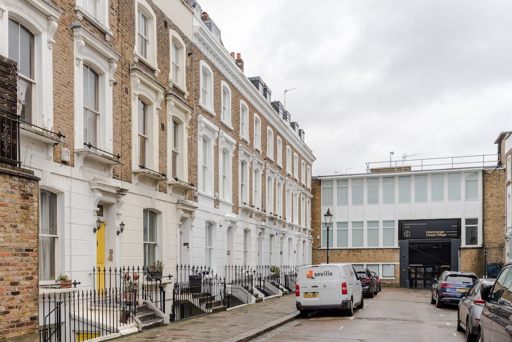 Light-filled Primrose Hill Rooftop Retreat