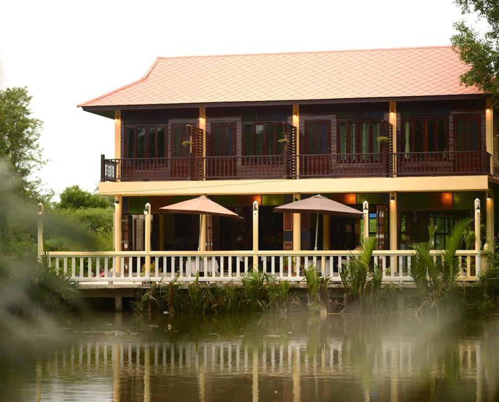 Hotel River Jam Amphawa - Image 1