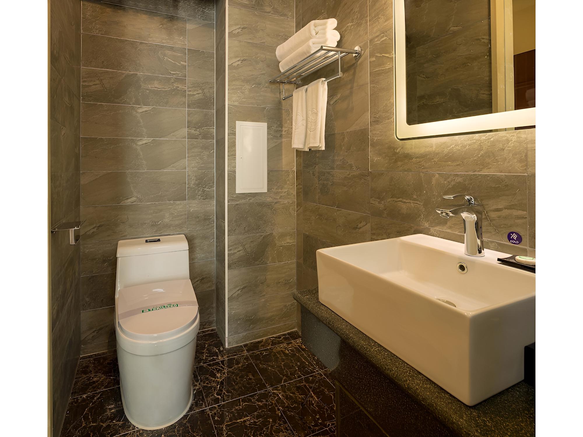 Hill Lily Hotel