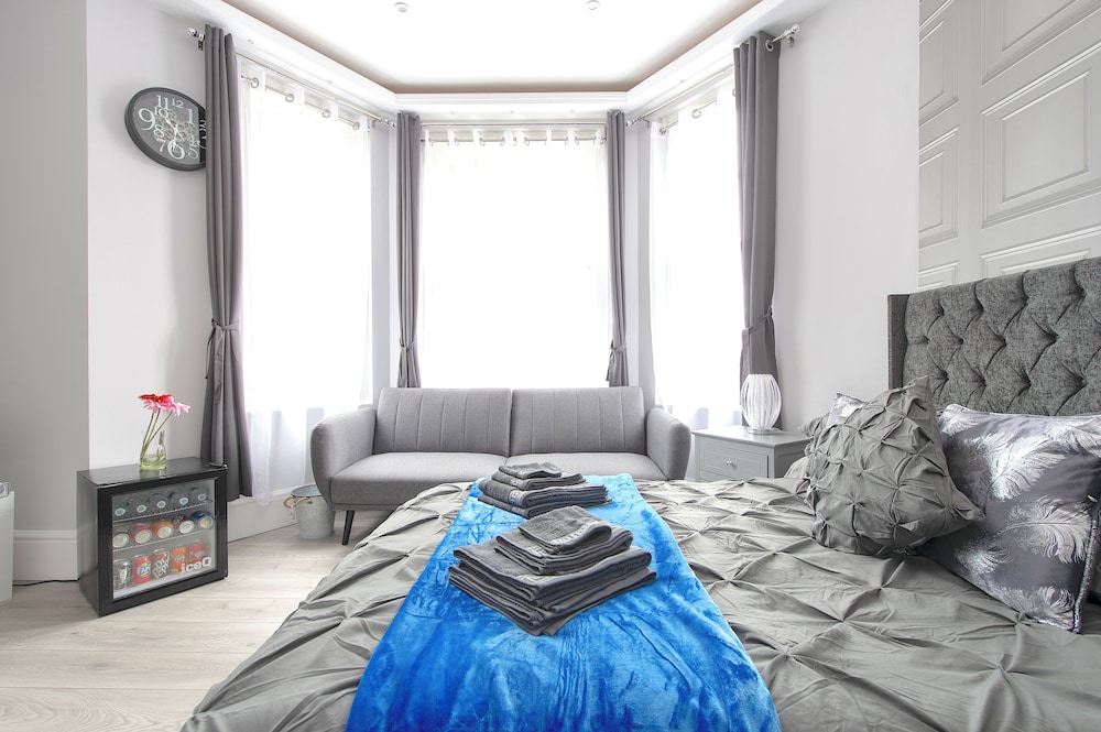 The Pond House - Ensuite Rooms