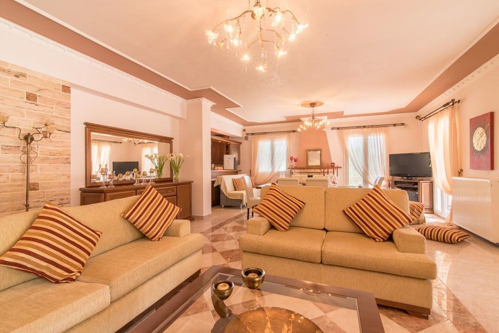 Fontana Holiday Home