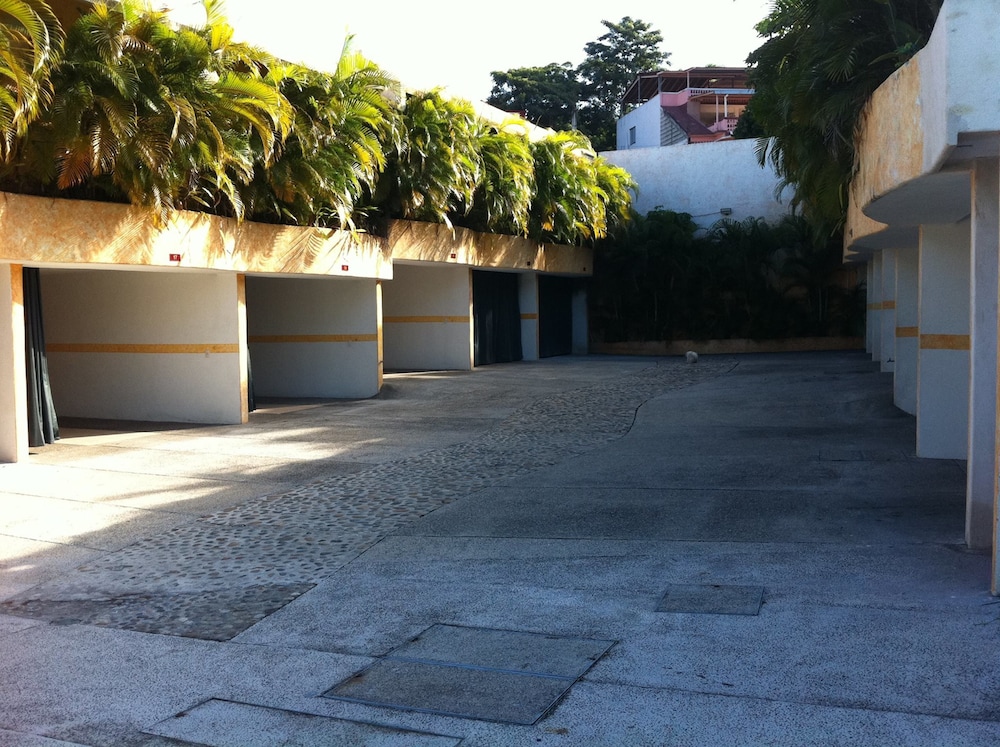 Hotel El Fuerte Motel - Image 1