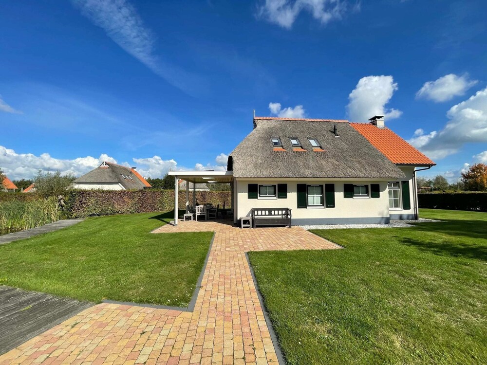 Country House with Terrace near Langweerder Wielen