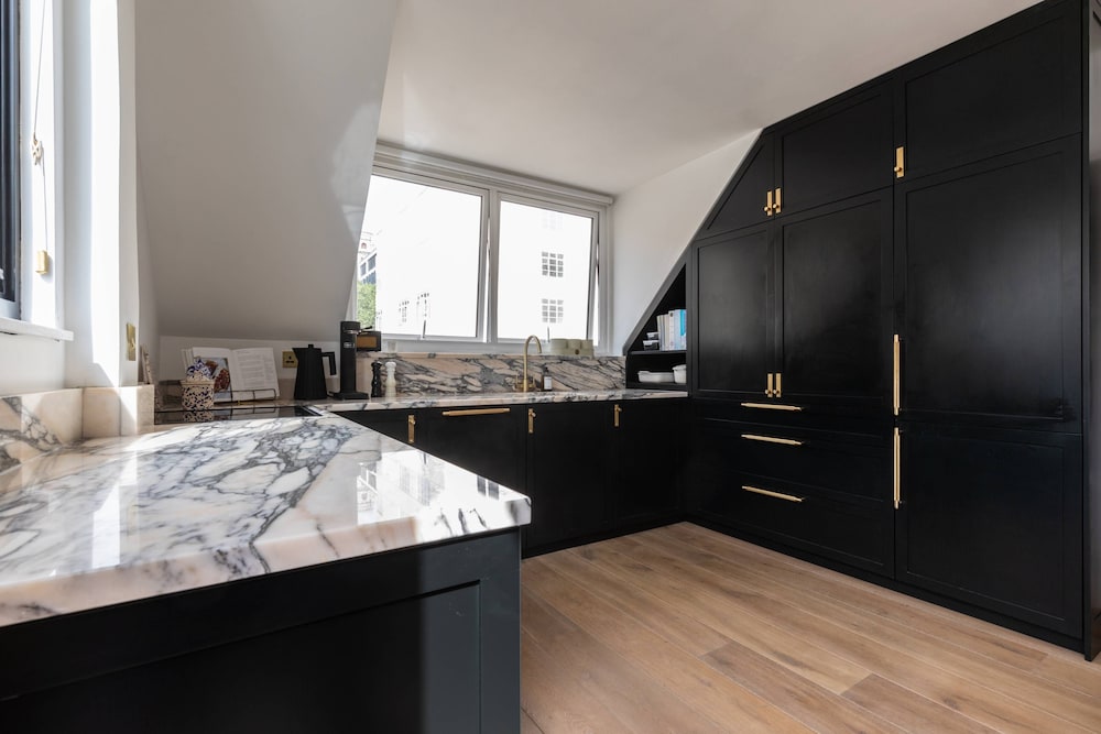 Princes Gate Mews III by Onefinestay