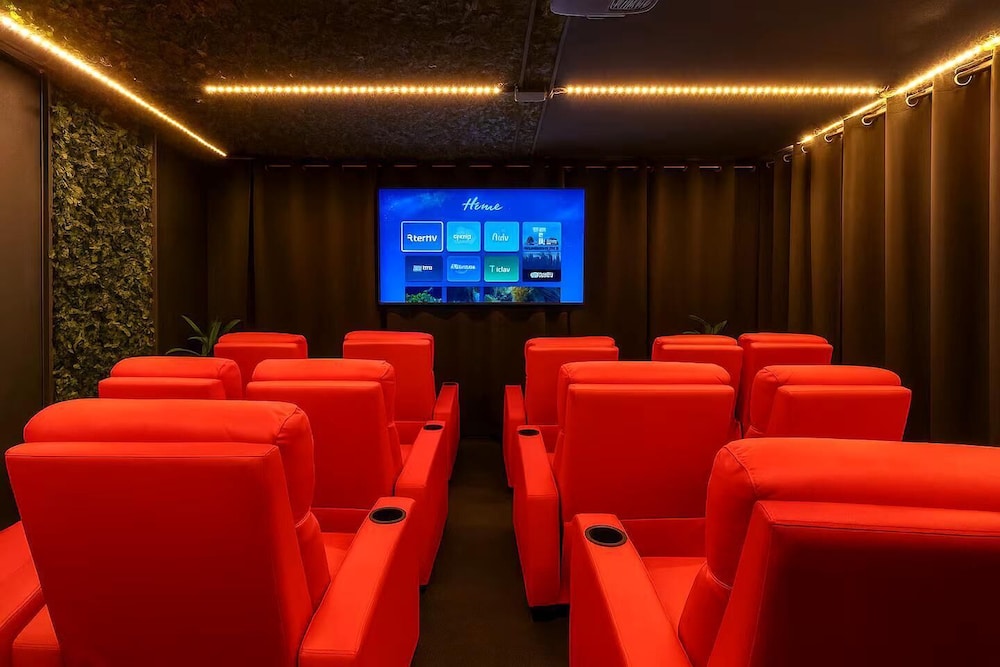 Ethereal Oasis Miami - Heated Pool Spa & Cinema - Prime for Groups