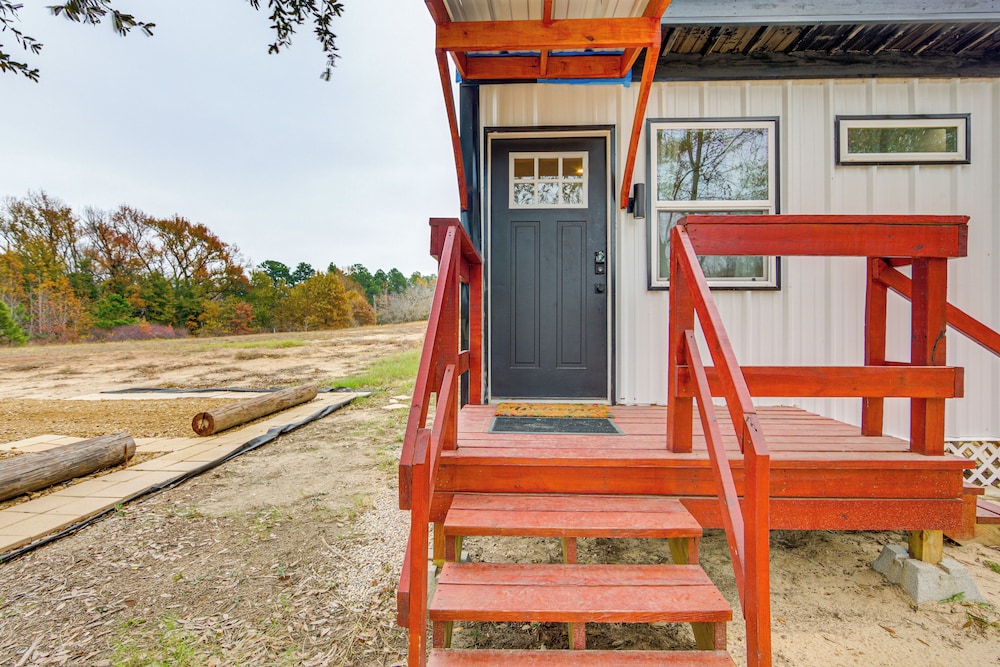 Hike & Explore: 60-acre Outdoor Retreat in Tyler!