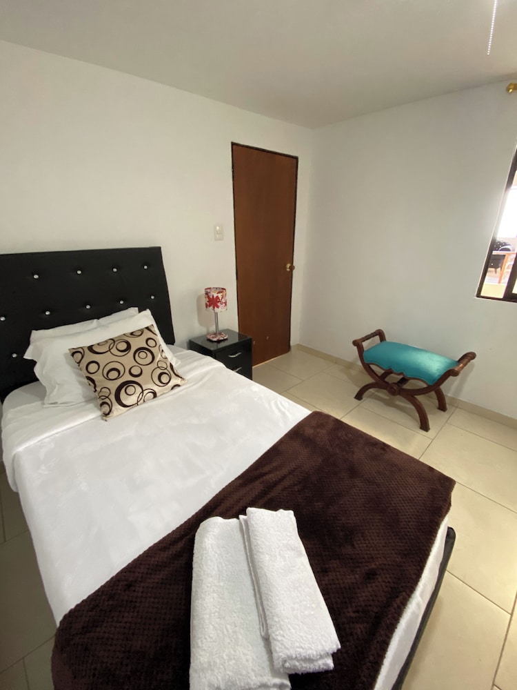 Hostal CaliView Inn