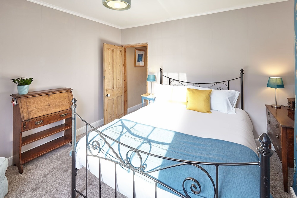 Host Stay Friths view 2