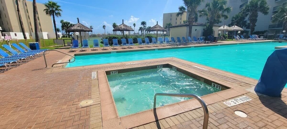 Saida Beachfront Luxe Condo Two Heated Pools 2 Bedroom Condo