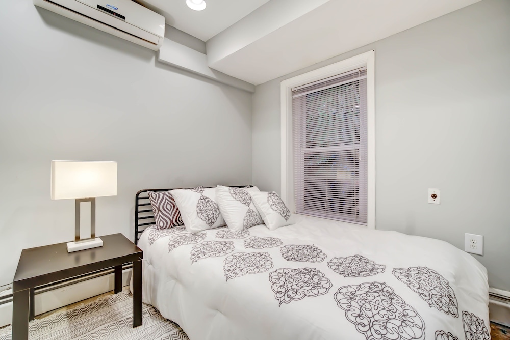 Logan Mansion Suite 2 2 Bedroom Apartment Hotel