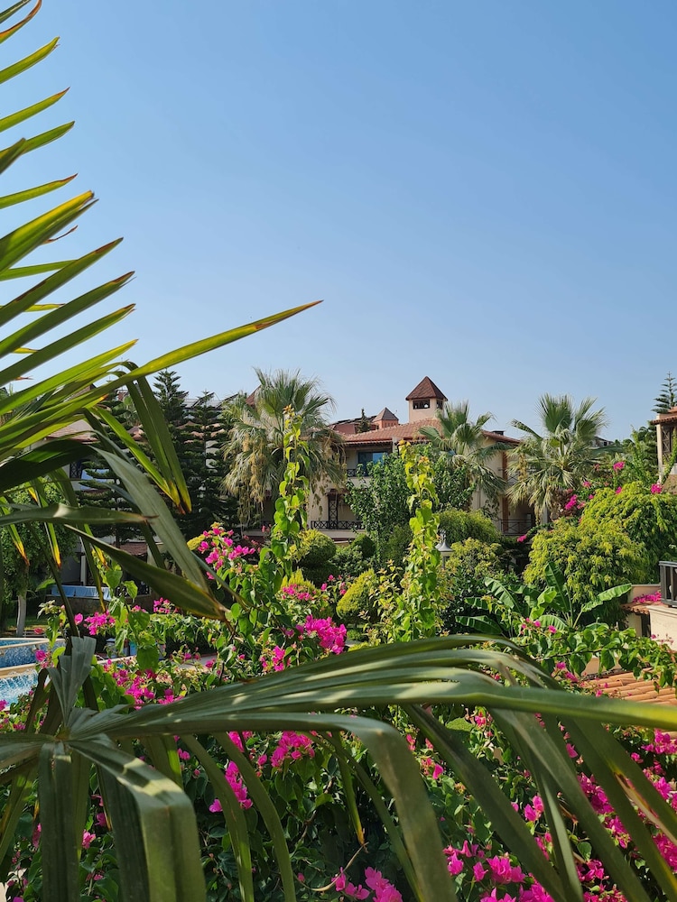Saphir Hotel & Villas