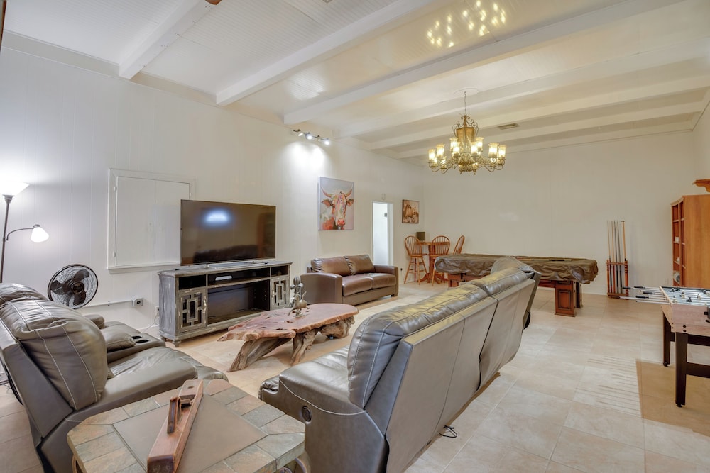 Private 3-acre Retreat w/ Game Room in Bunnell!