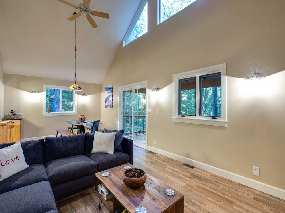 Mt Baker Lodging Cabin 69 - Sleeps 8 view 3