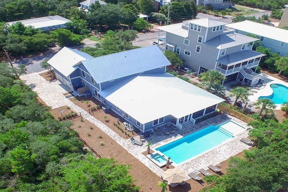 GULF DREAMS 5 Bedroom Holiday Home by Five Star Properties
