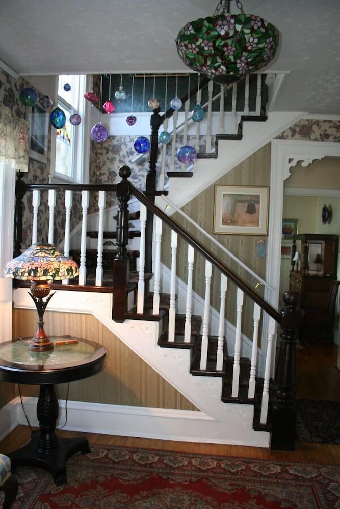 A Boat to Sea Bed & Breakfast