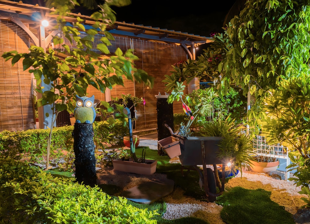 Laurels Villas