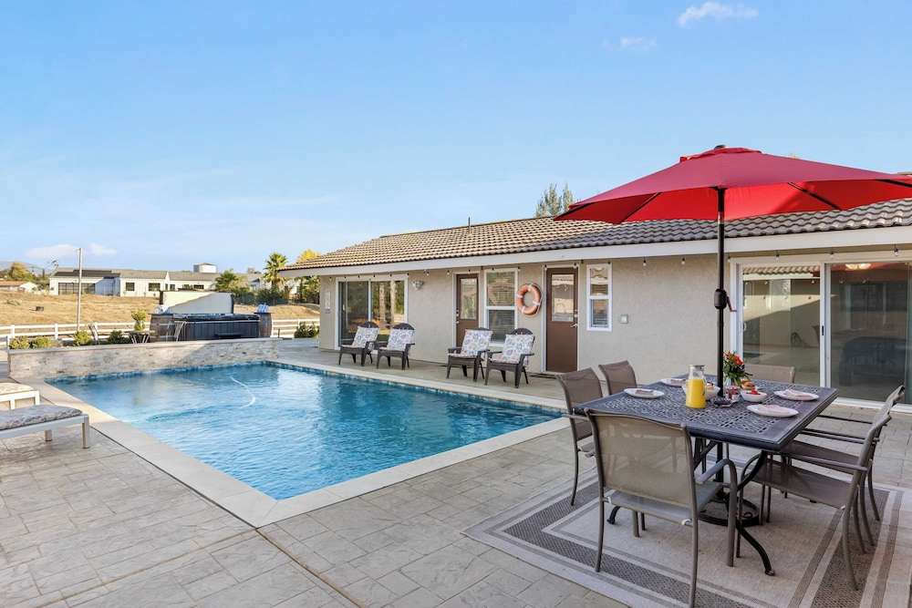 Bordeaux by Avantstay Private Pool, Hot Tub & Game Room Near Temecula