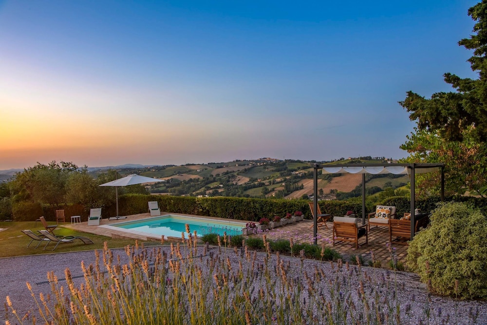 Casa Felicita 8 by Marche Holiday Villas