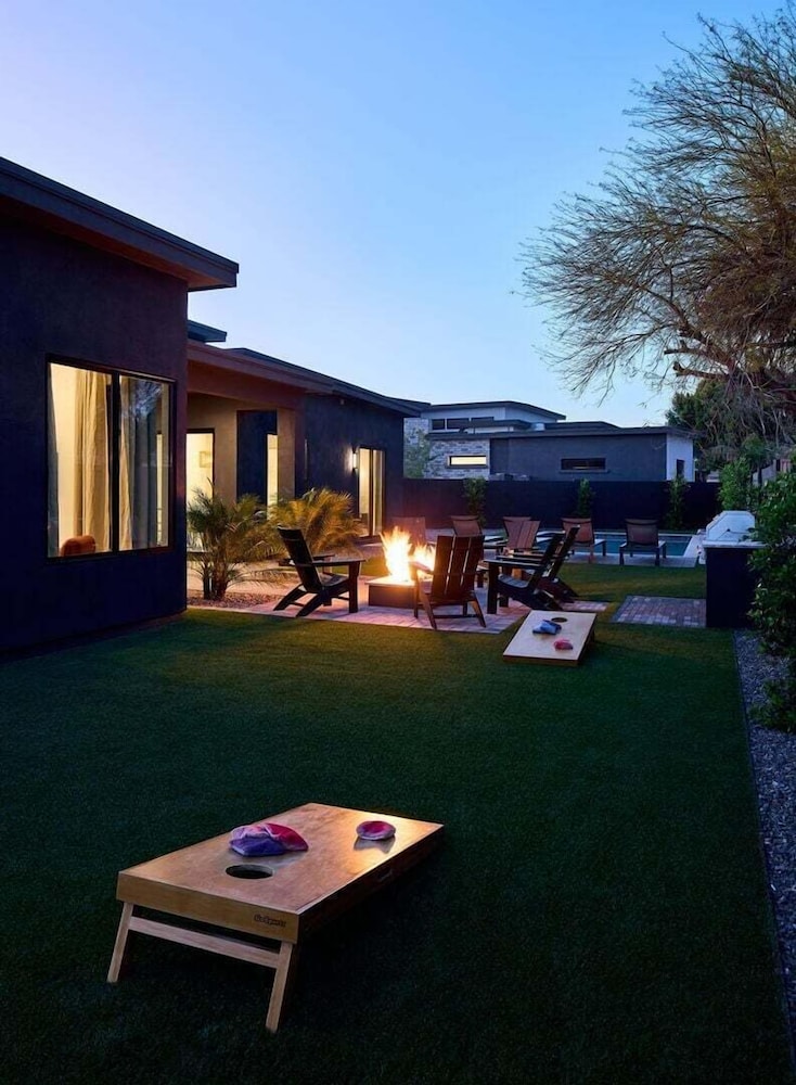 Luxe - Solstice Retreat - Heated Pools - 2 Homes