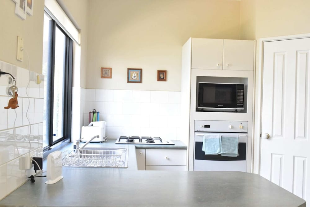 Comfortable 2 Bedroom With Serene Garden view 5