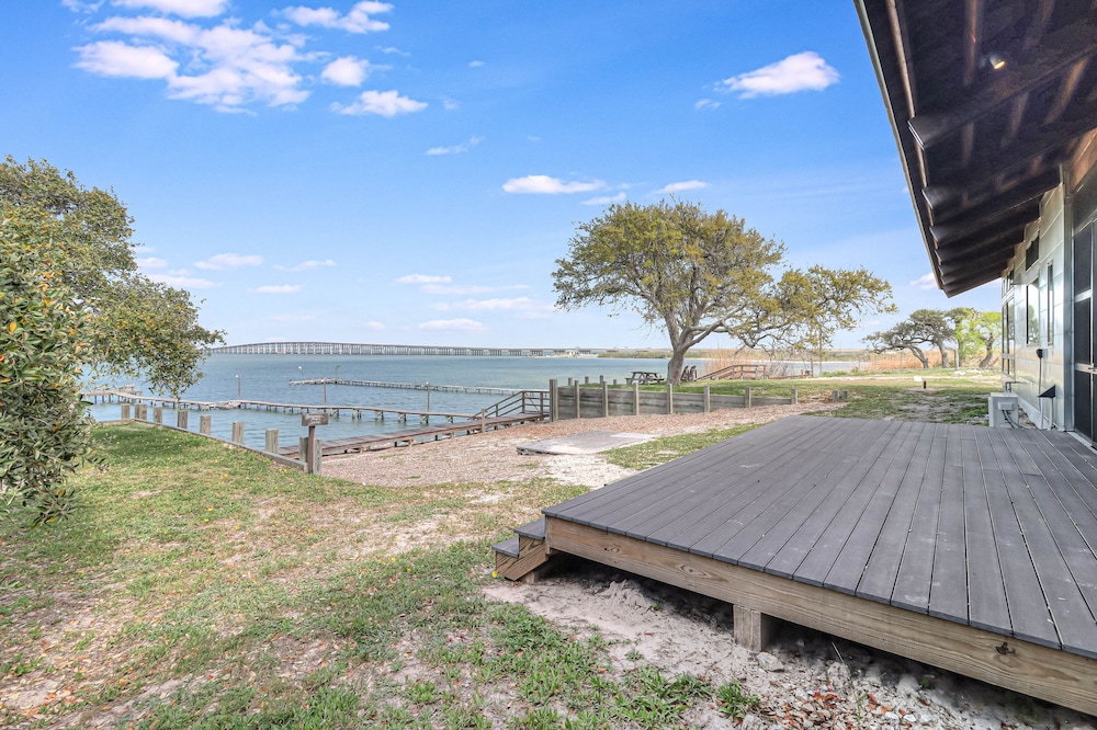 The Cape House 6031rpf 2 Bedroom Home by RedAwning view 4