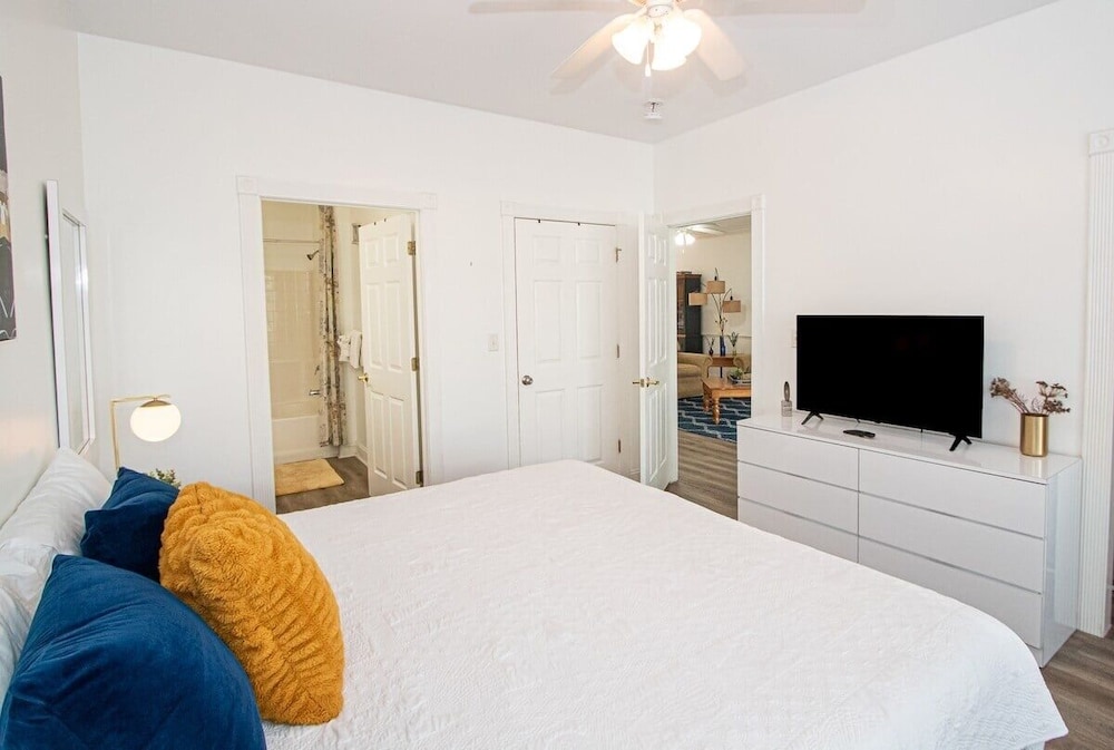 Magnolia Pointe Magnolia Lake 4827-301 3 Bedroom Condo