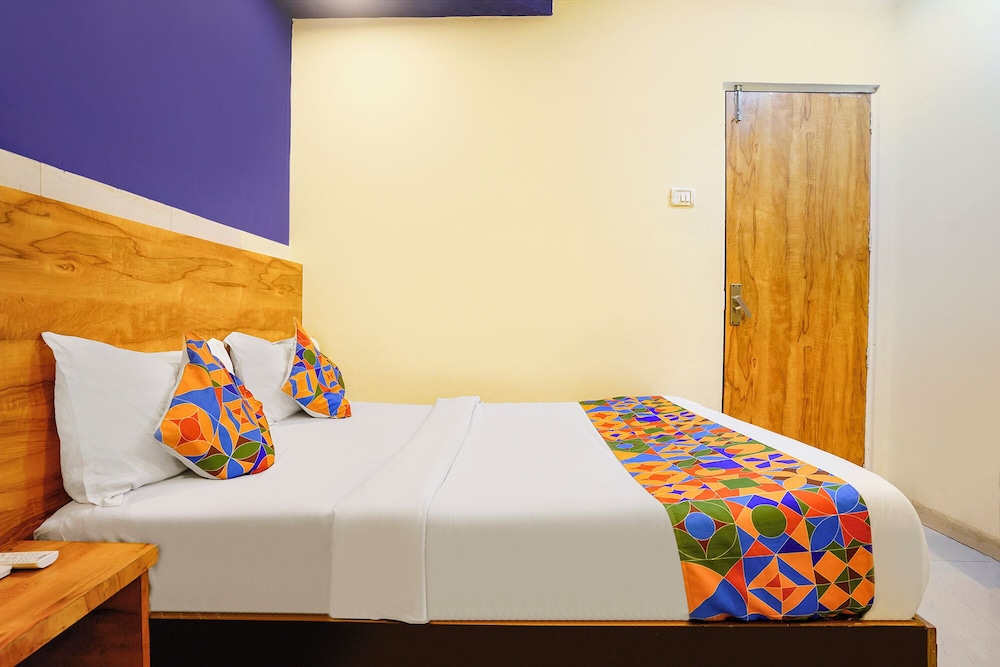 Fabhotel Mumbai Inn
