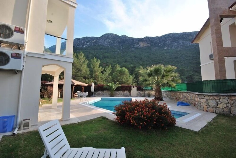 Villa Beatrice view 3