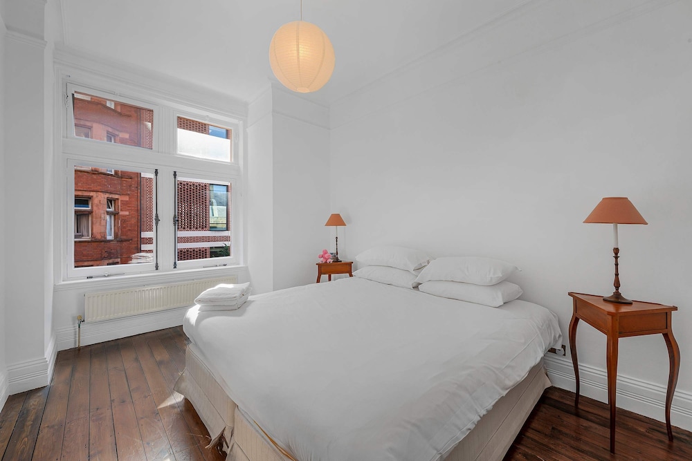 The Bloomsbury Deux by Frankie Says
