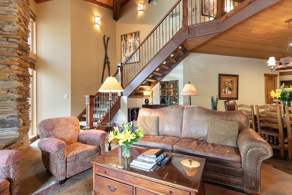 Powder Run at Deer Valley Resort - Four Bedroom Condo with Hot Tub #A32 4 Condo