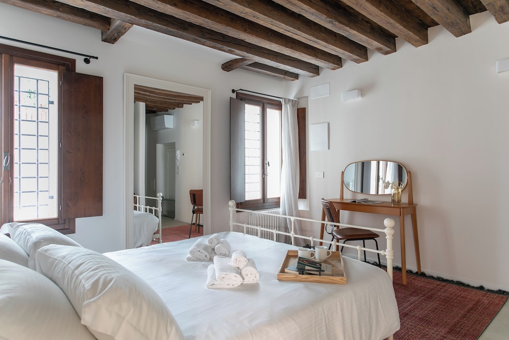 Palazzo Venere Apartments