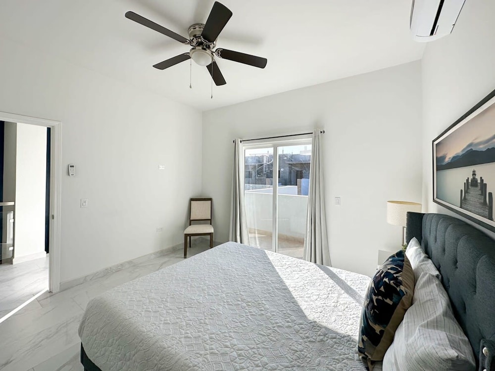 Modern Home in The Exclusivity of Las Conchas