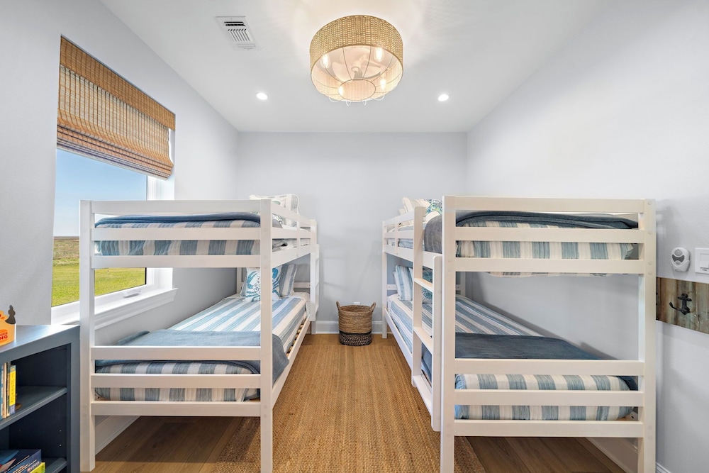 Pelican Perch by Ryson Vacation Rentals