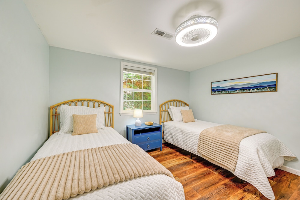 Pet-friendly Philpott Lake Cabin: Hiking & Boating