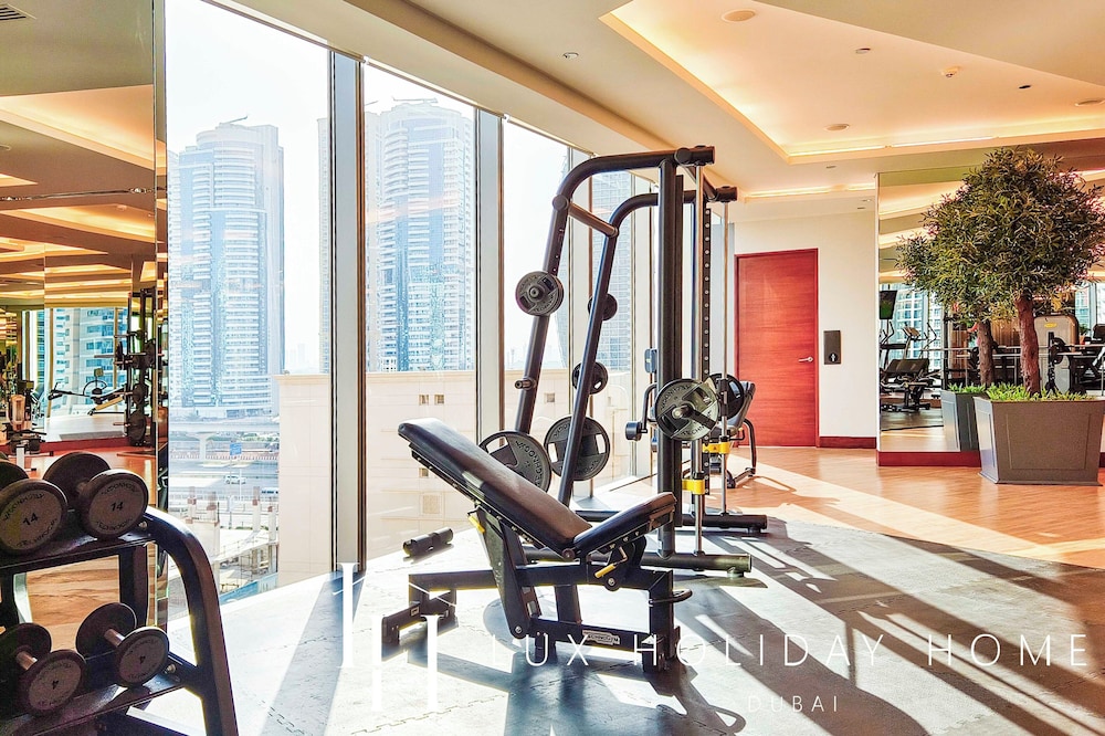 LUX The JW Marina Studio 4