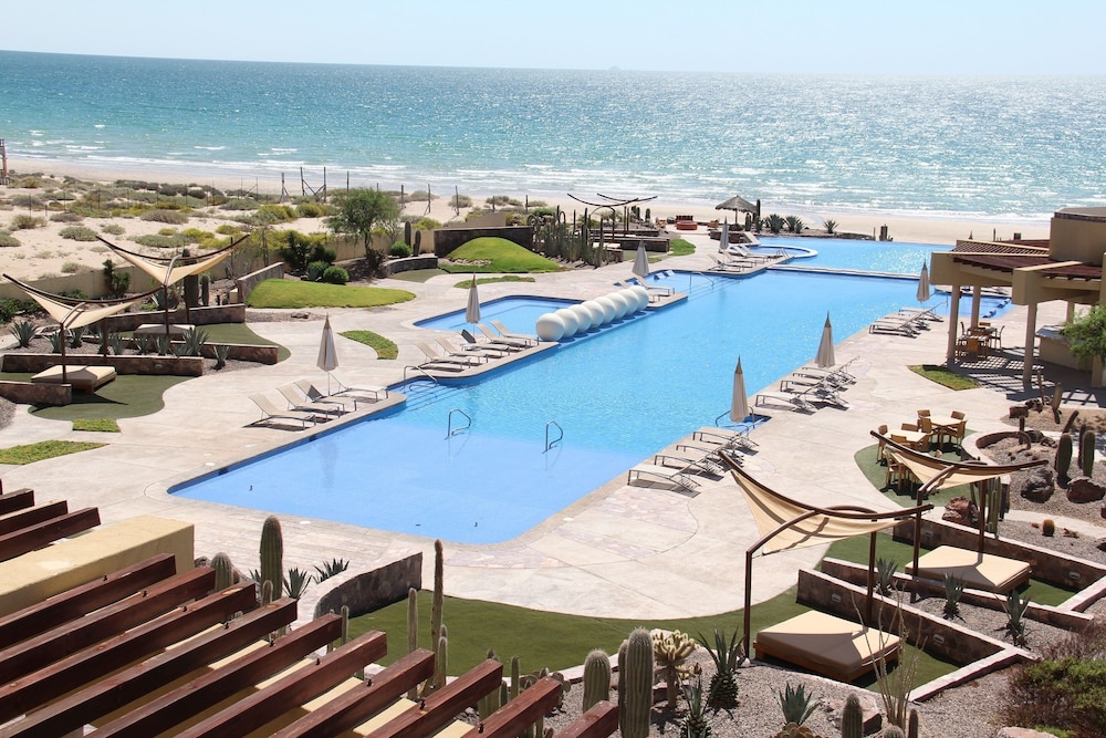 Encanto Living 1202 -4BR by Kivoya