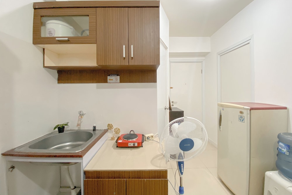 Good Place And Comfortable 2Br At Green Pramuka City Apartment