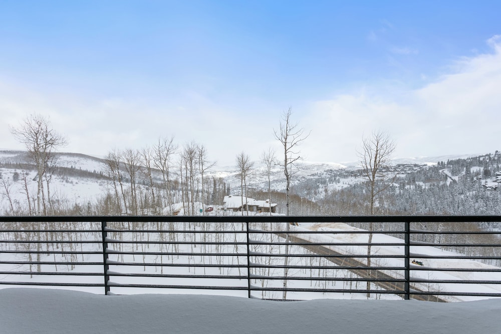 Argent at Deer Valley Resort - Three Bedroom Deluxe #405 3 Condo