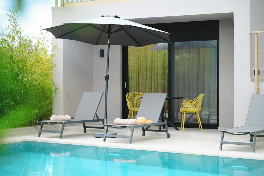 Grand Kourouta Pool Apartments