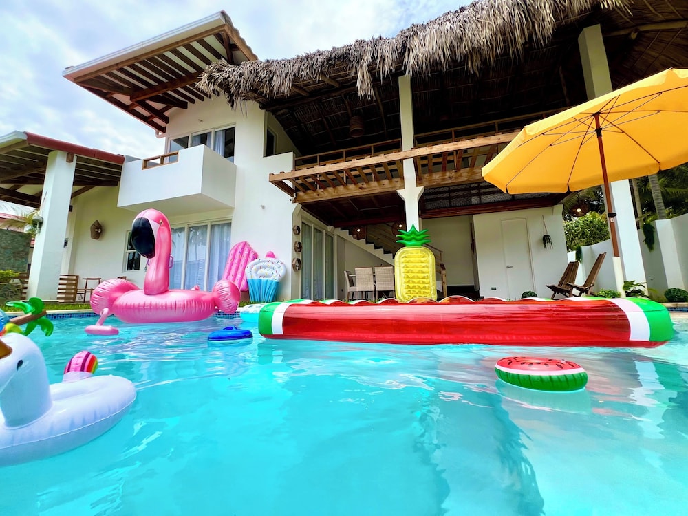 Oceanfront Villa in Amatecampo Beach