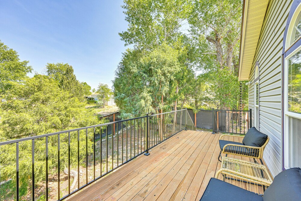 Creekside Buena Vista Retreat: Walk to Main St!