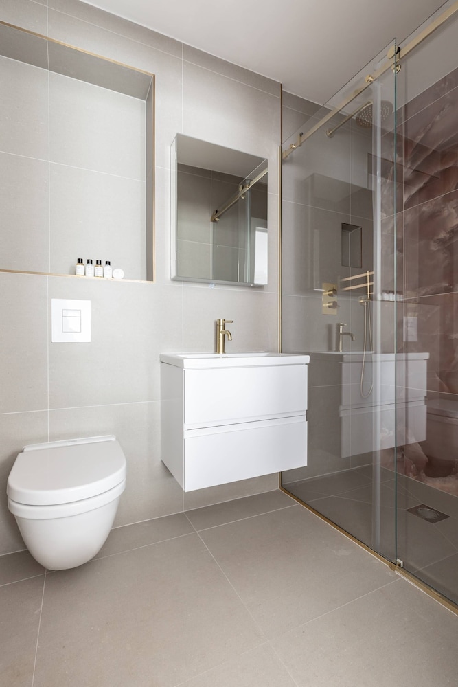Westbourne Park Road Xviii by Onefinestay