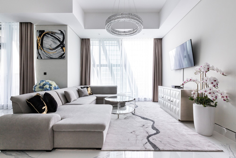 GLOBALSTAY. J One Tower Apartments