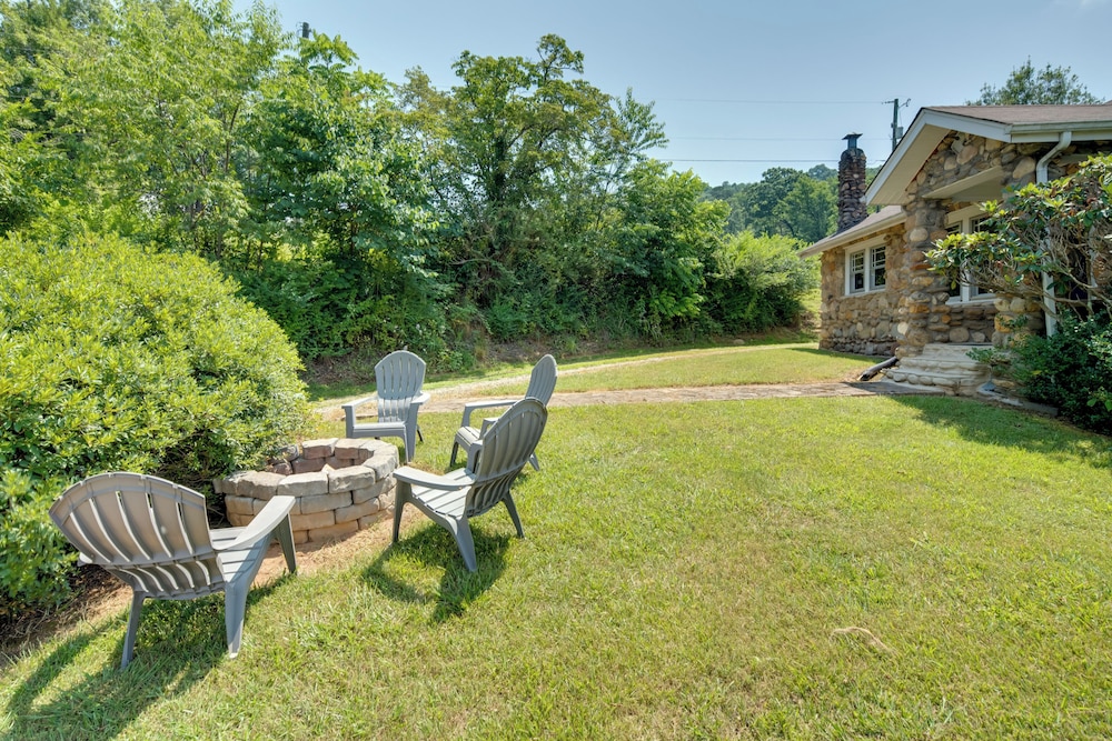 Hike + Explore: Mountain-view Escape in Candler