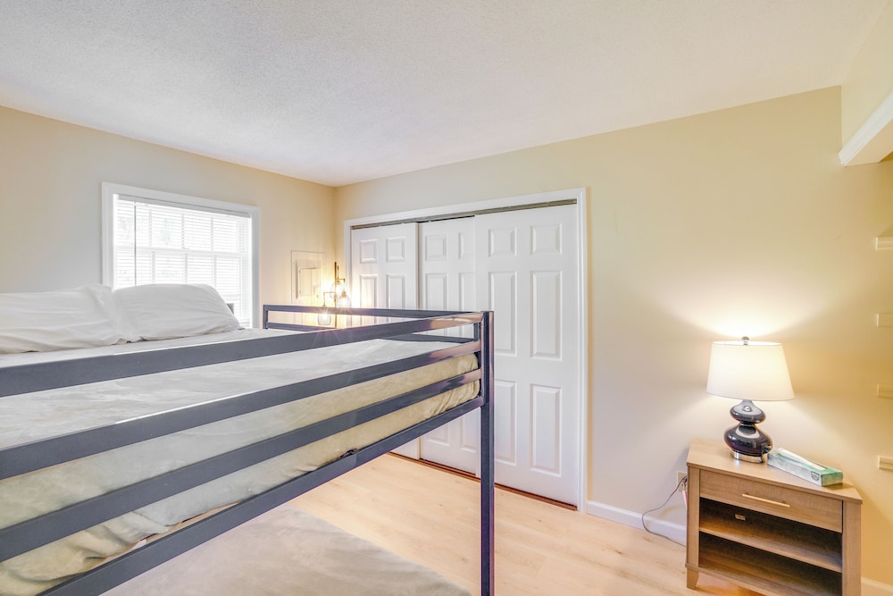 Cozy Catskill Condo - 2 Mi to Windham Mountain Ski view 5