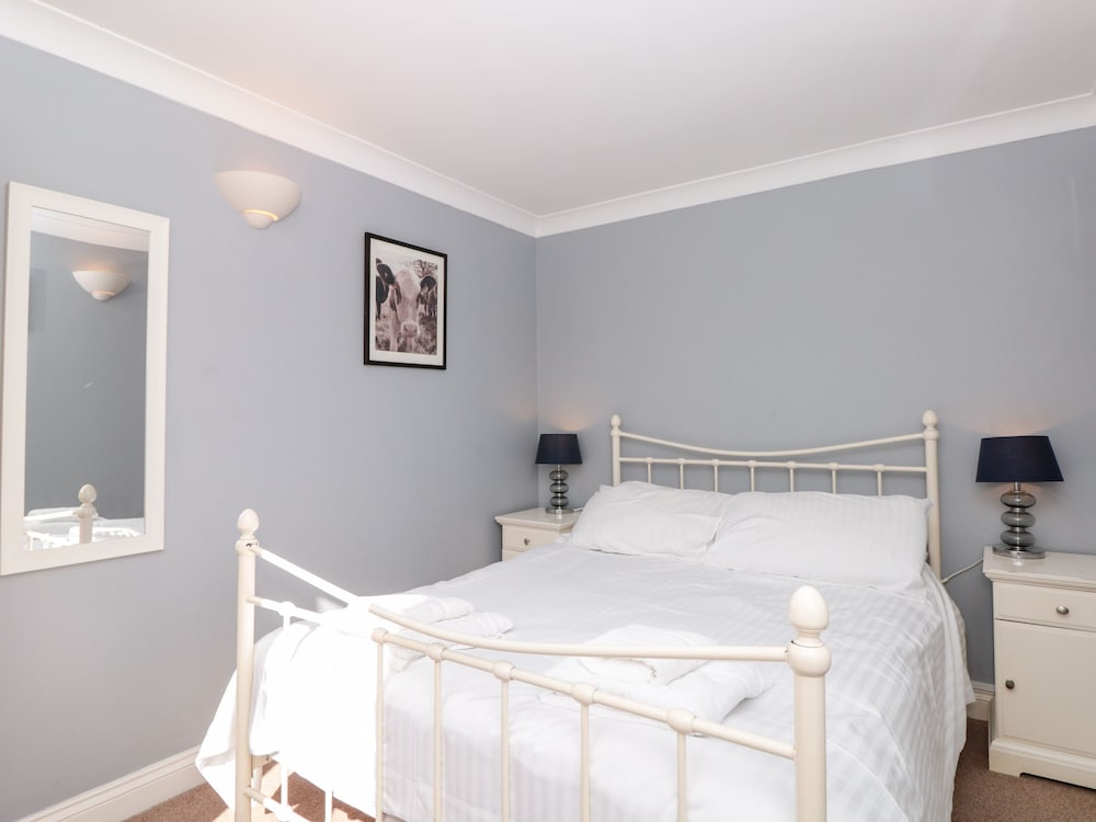 3 West Park Mews