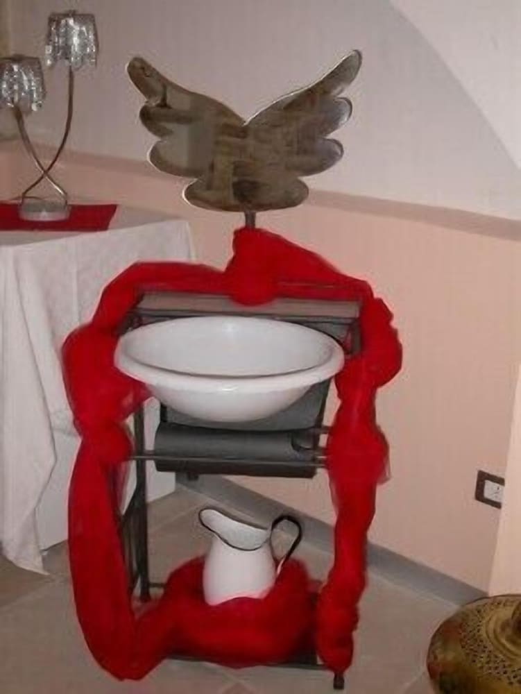 Photo 33