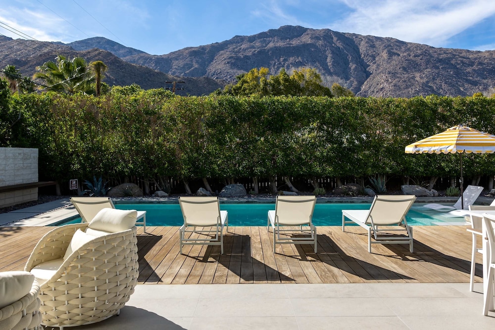 Luxury 4-bedroom Home With Pool Spa Stunning Mountain Views