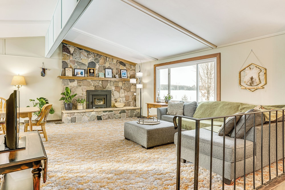 Fire Pit + Yard: Peaceful Northcountry Getaway!