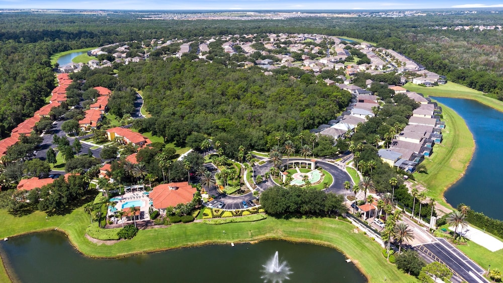 Disney Area 4 bed 3 5 Bathroom Emerald Island view 3